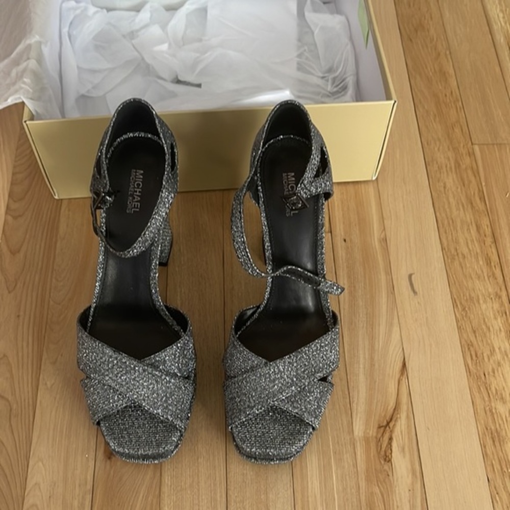 MICHAEL KORS PLATFORM SHOES - Picture 2 of 3